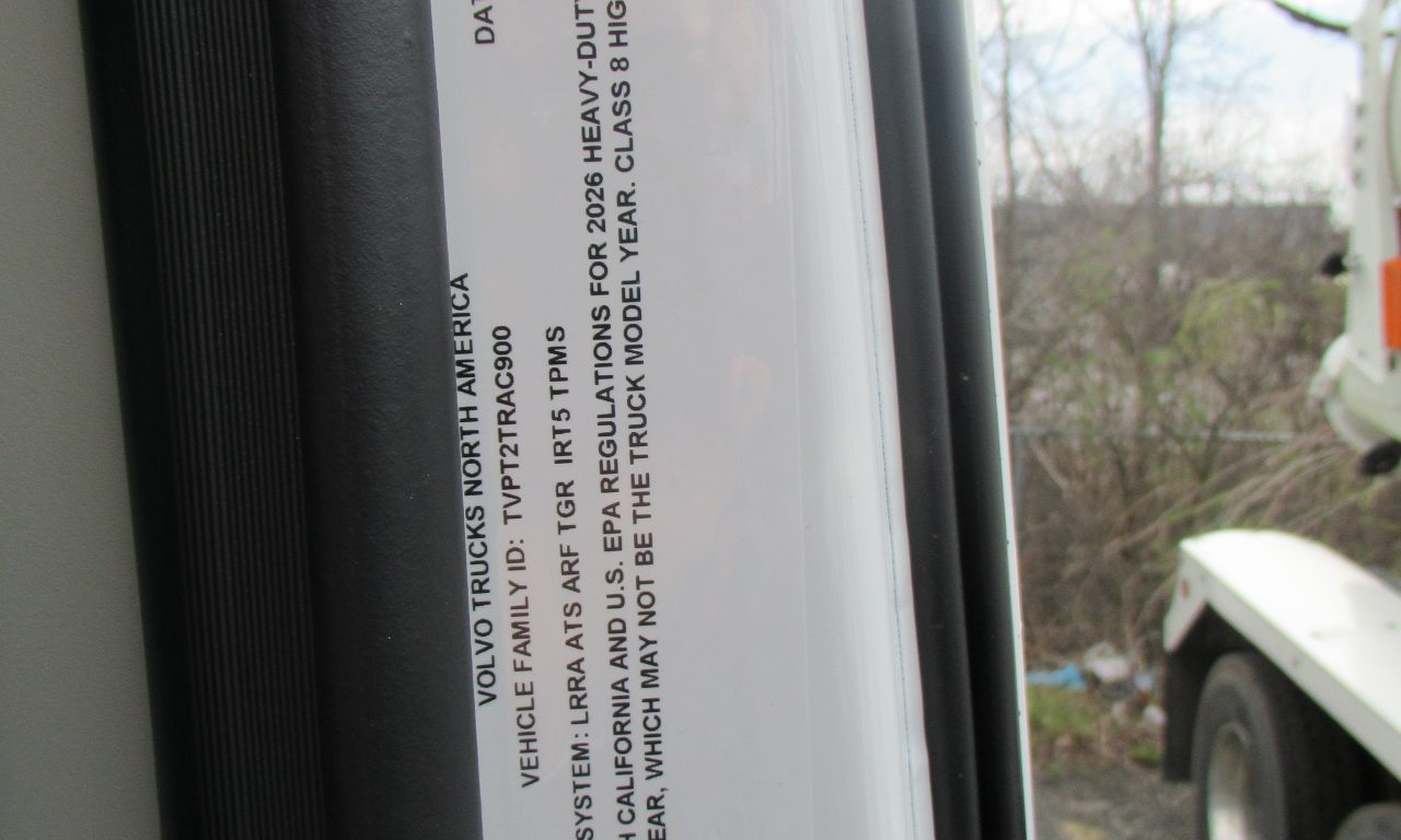 2027 Volvo VNL 860 - image 7